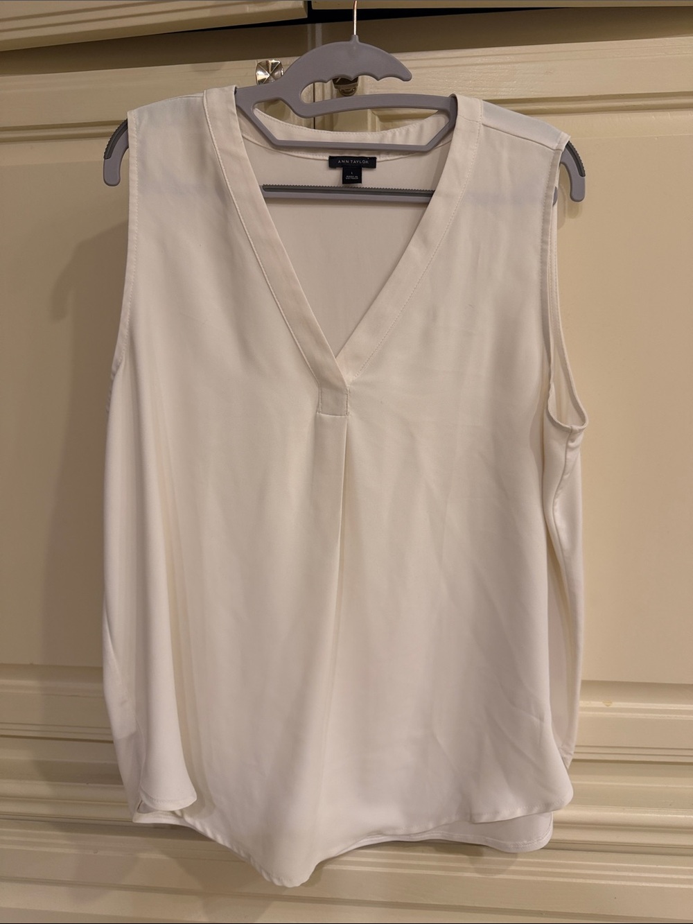 Ann Taylor Ivory V-Neck Sleeveless Blouse